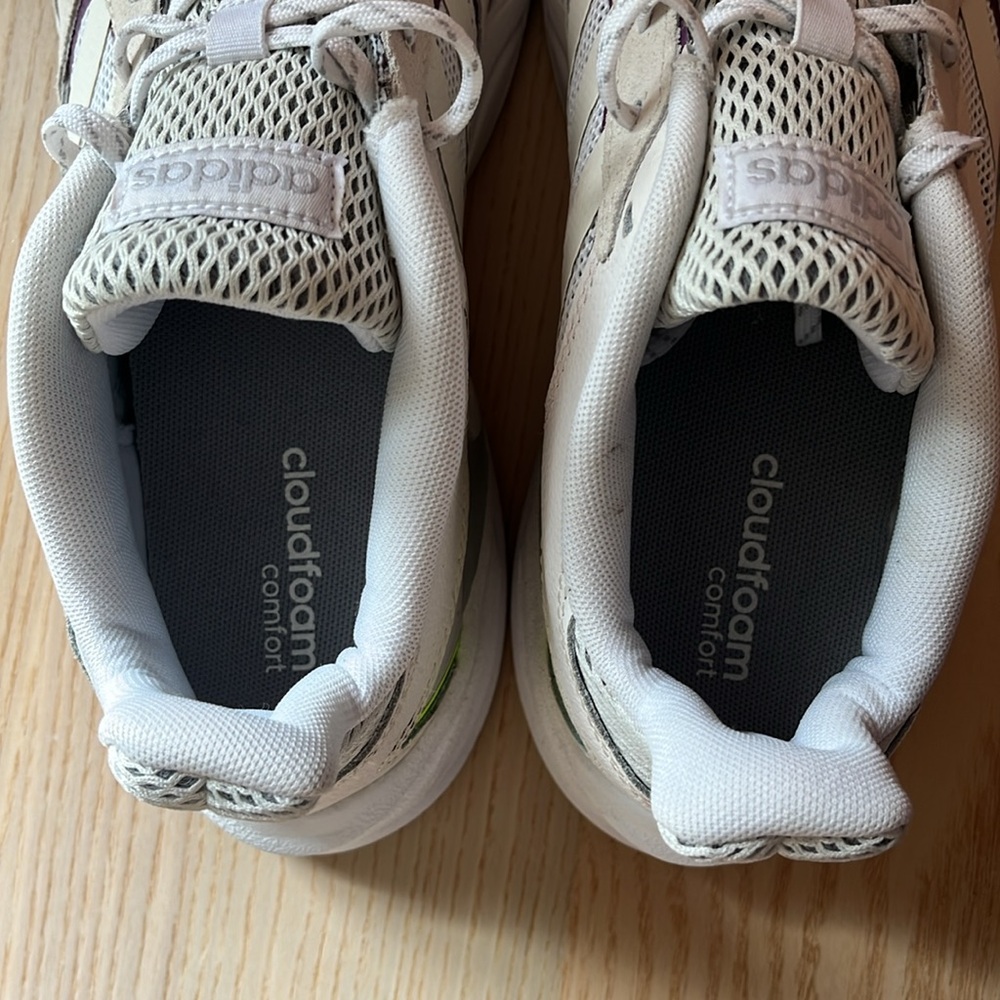 NWOB ADIDAS 90s Valasion White Grey Women's Sneaker Athletic Running Shoe Sz 9.5 - Picture 9 of 10